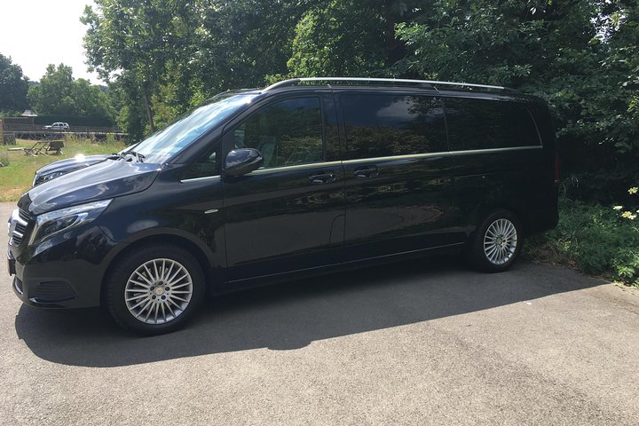 Privat transfer från Angers till Paris - upp till 7 personer