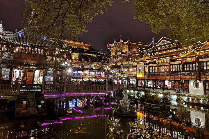 Private Abendtour: VIP-Flussfahrt auf dem Huangpu und Lichter von Shanghai