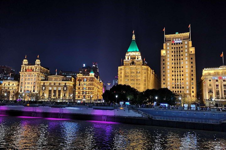 Private Abendtour: VIP-Flussfahrt auf dem Huangpu und Lichter von Shanghai