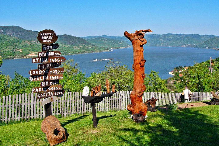 Langs Donau: Golubac Fortress & Iron Gate Gorge dagstur fra Beograd
