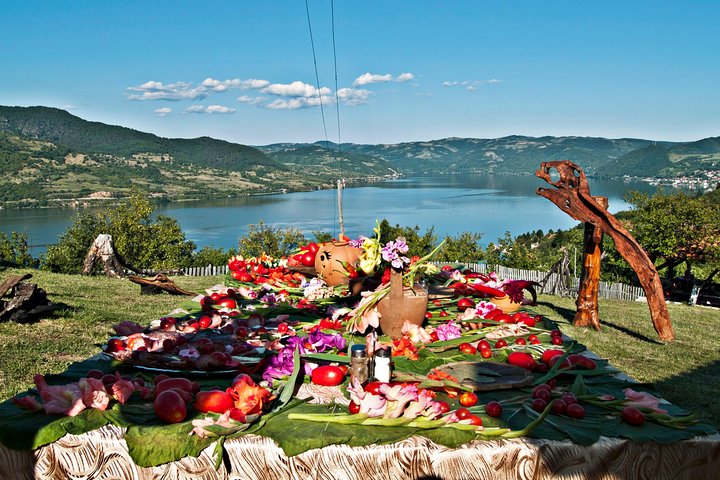 Langs Donau: Golubac Fortress & Iron Gate Gorge dagstur fra Beograd