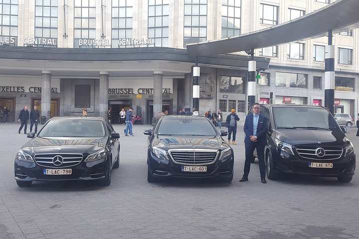Trasferimento privato da Bruxelles ad Amsterdam con sosta al Castello di De Haar