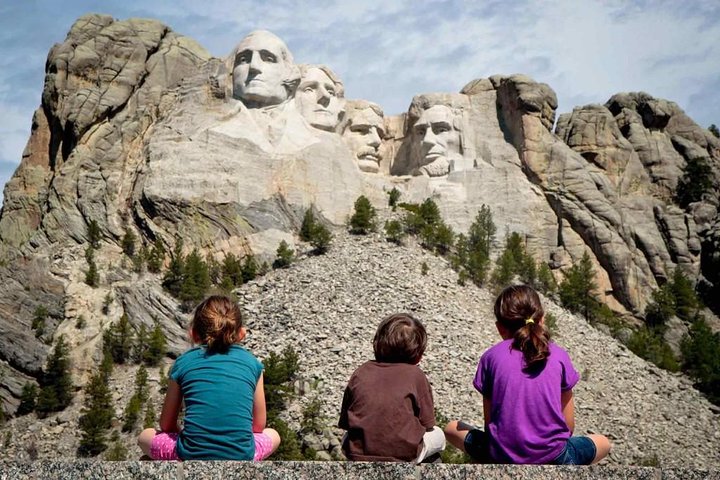 Tour del Monte Rushmore e delle Black Hills con due pasti e uno spettacolo di varietà musicale