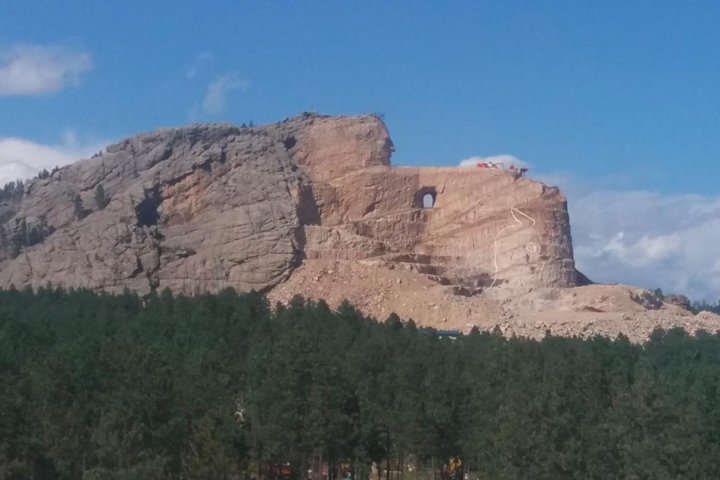 Tour del Monte Rushmore e delle Black Hills con due pasti e uno spettacolo di varietà musicale