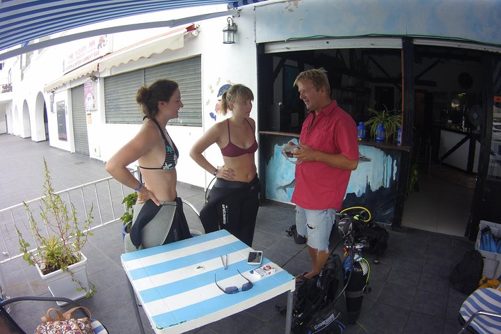 Scuba Diving Beginners Session i Costa Adeje