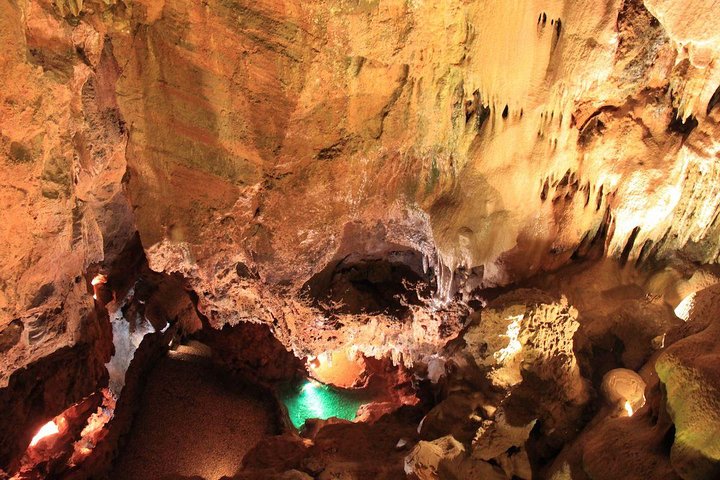 Patrimoine naturel, grottes, sources d'eau et marais salants de Nazaré