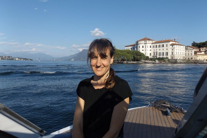 Cruzeiro privado exclusivo do por do sol de Micaela no lago Maggiore