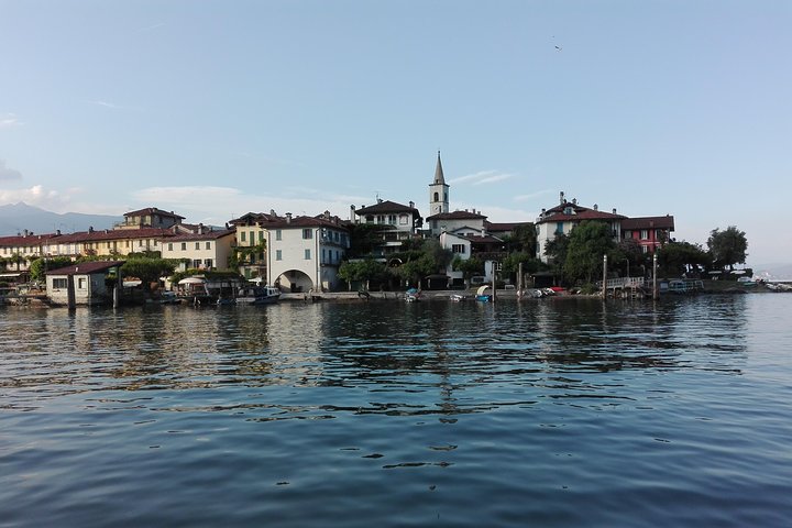Cruzeiro privado exclusivo do por do sol de Micaela no lago Maggiore