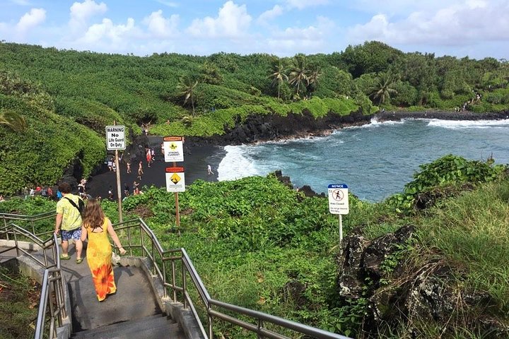 Route de Hana : Journée complète de route panoramique avec Blacksand et cascades