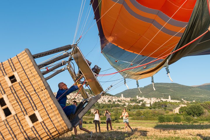 Professionele luchtballonvaarten bij Assisi, Trasimeno in Umbrië
