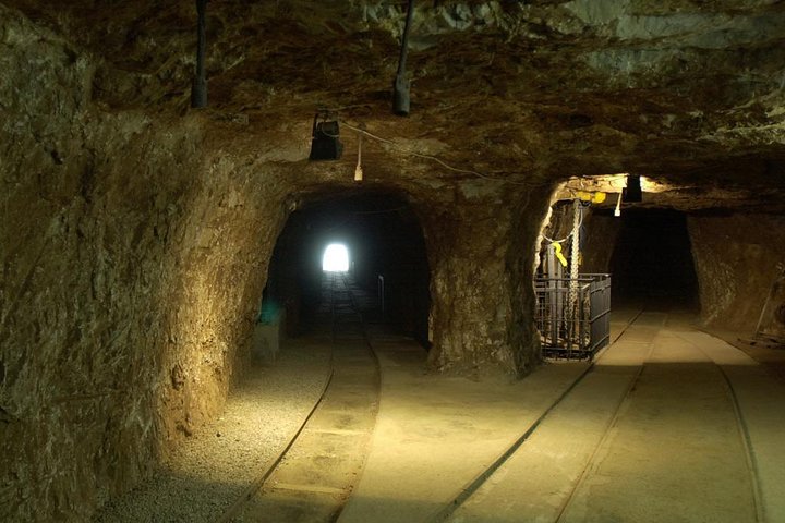 Cagliari : Experiencia privada de día completo en Porto Flavia y cuevas de los Zuddas desde Chía