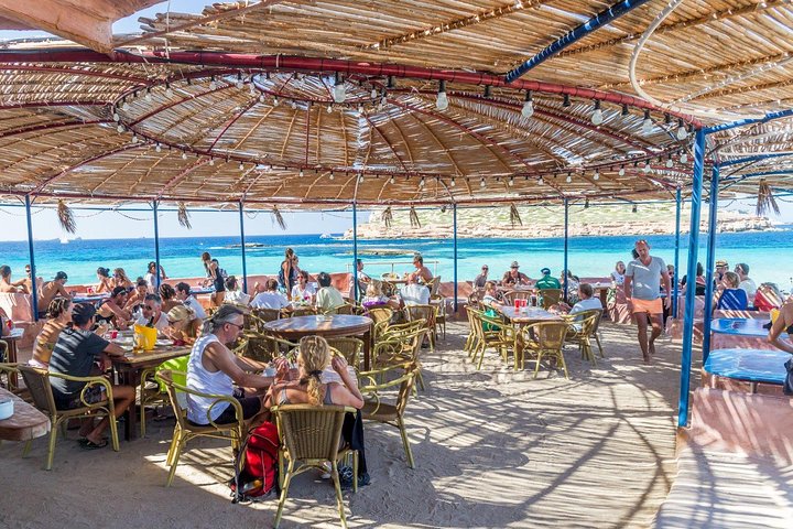 Ibiza strandhopcruise met paddleboards, drankjes en eten 6 uur