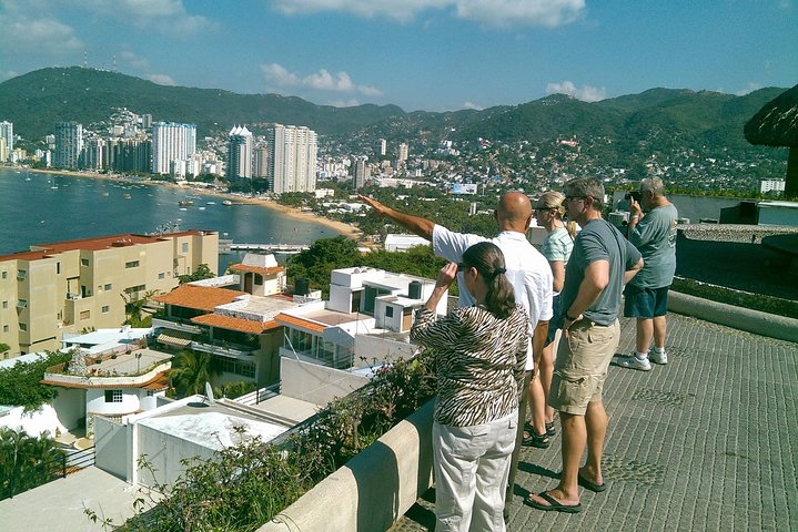 4 uur Stadstour met kleine groep en High Divers Cruise Terminal Pick-up