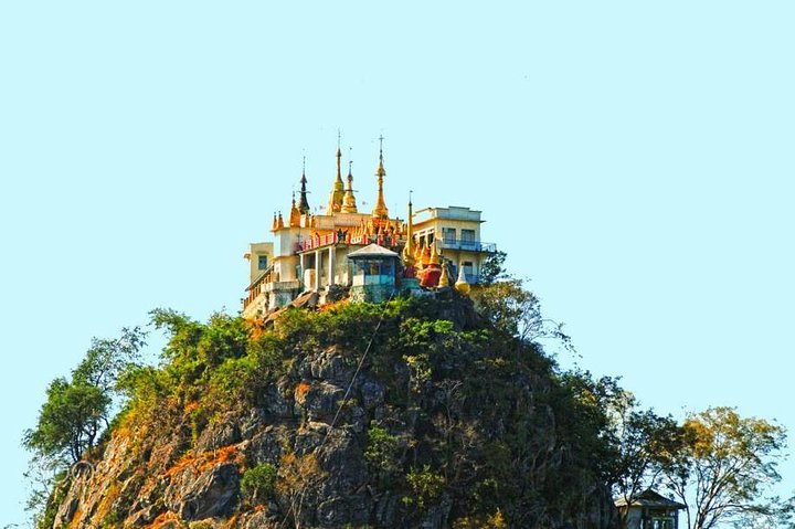 Visite guidée privée de la montagne Popa et Salay au départ de Bagan avec déjeuner