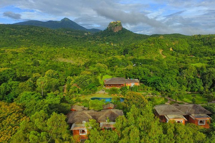 Visite guidée privée de la montagne Popa et Salay au départ de Bagan avec déjeuner