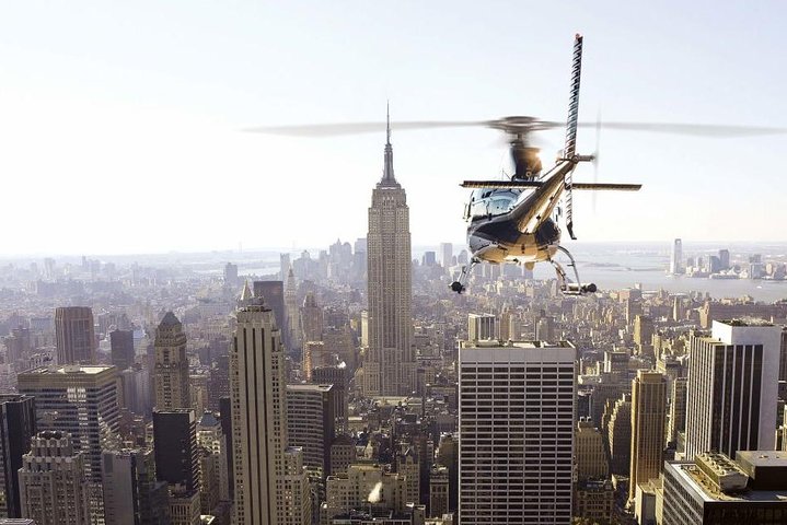 Excursão privada de helicóptero pela cidade de Nova York para 2 a 6 pessoas saindo de Westchester