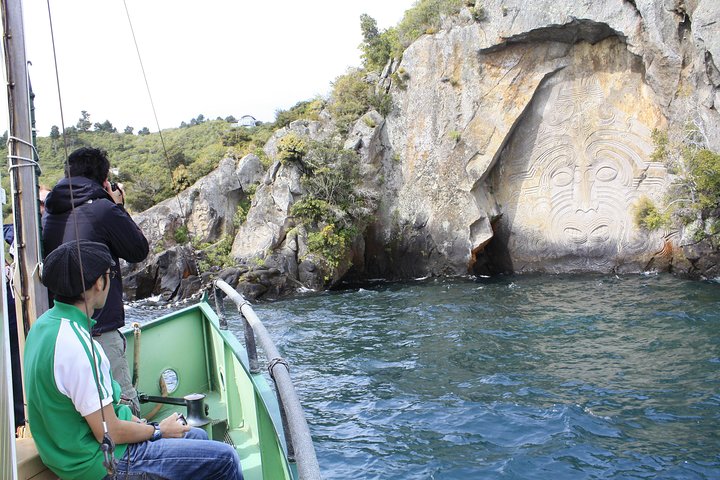 Lake Taupō Māori Rock Carvings Panoramafahrt an Bord von Ernest Kemp