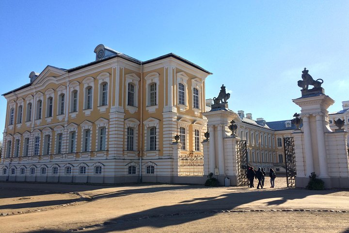 Tour de Riga à Vilnius: le château de Bauska, le palais Rundale et la colline des croix