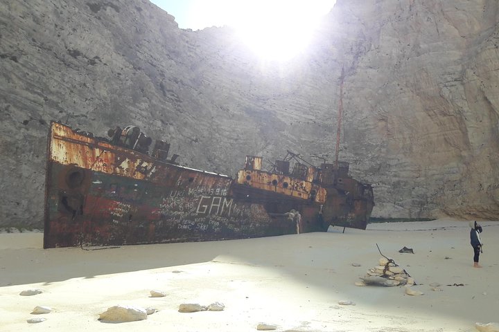 Zakynthos : Eintägige Kleingruppentour zum Navagio Strand Blaue Höhlen & Draufsicht