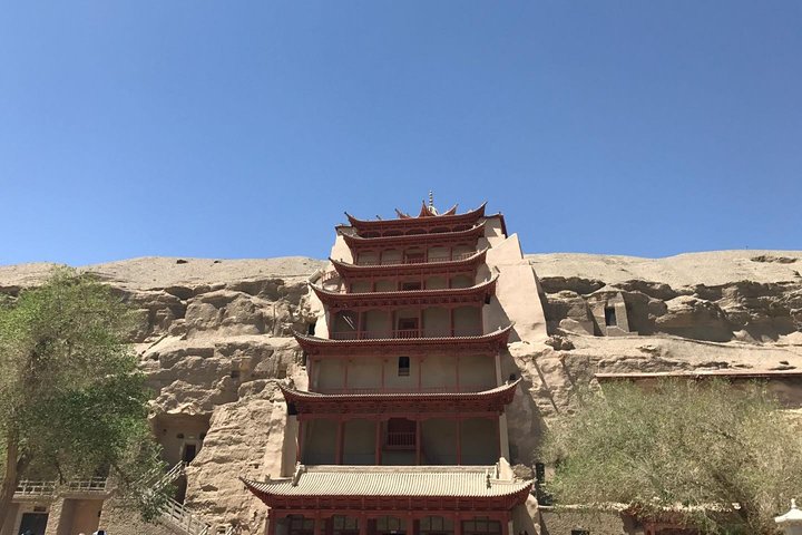 Visite privée d'une journée à Dunhuang: grottes de Mogao, dunes chantantes et Crescent Moon Spring