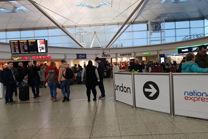 スタンステッド空港からロンドン中心部への共有サービス