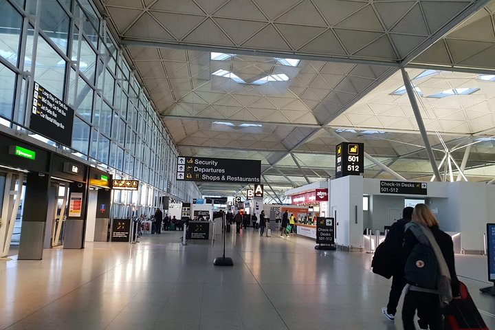 スタンステッド空港からロンドン中心部への共有サービス