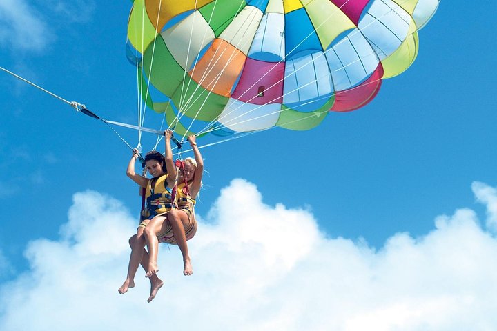 Catamaran Adventure Full Day: Ile aux cerfs, GRSE Waterfall, Snorkelen & BBQ-lunch