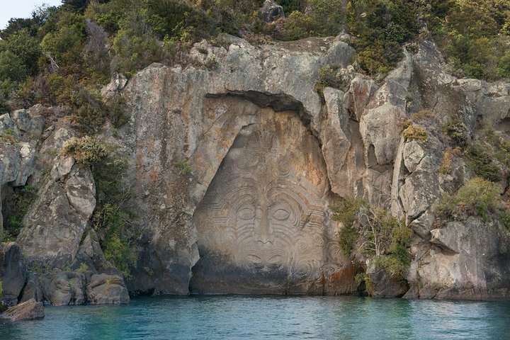 The Maori Carvings Halbtageskajak