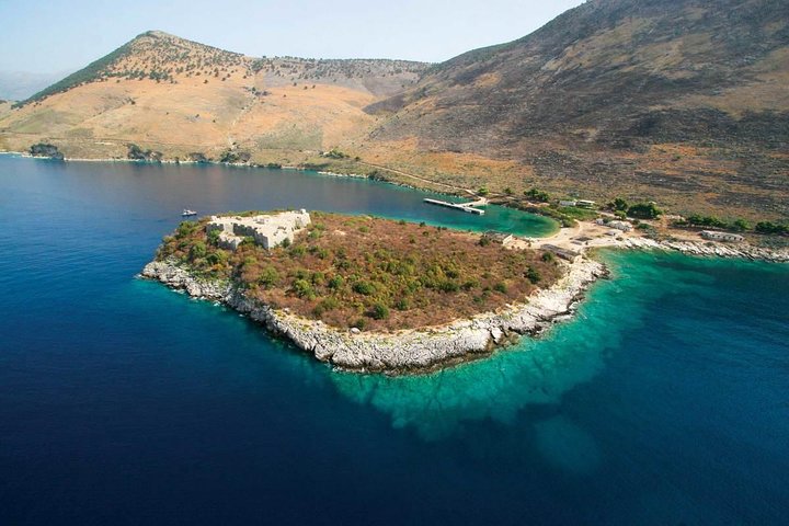 Tour en Jeep Saranda, Ojo Azul, Castillo, Playa Secreta y Off-Road