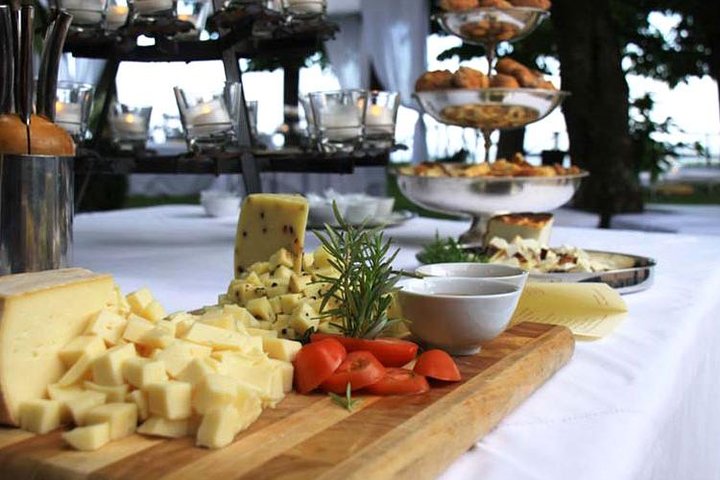 Privérondleiding van 6 uur langs drie Etna-wijnhuizen met eten en wijnproeverij