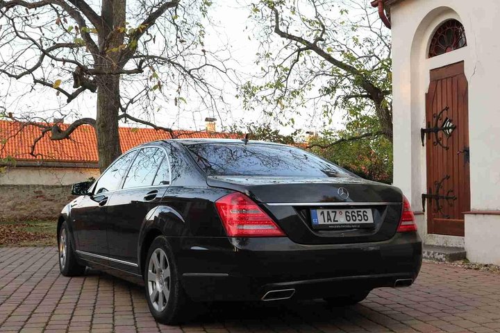 1-veis privat tur Karlovy Vary til Berlin - Mercedes Benz - opptil 8 passasjerer