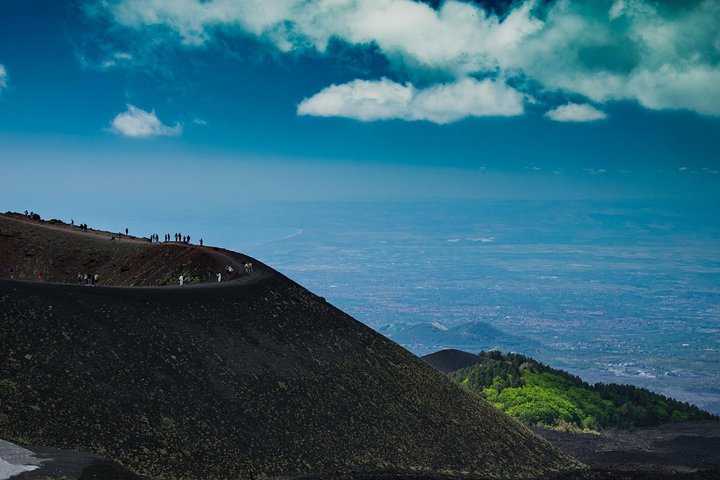 Privat omvisning i Etna og vingårdsbesøk med mat- og vinsmaking fra Taormina