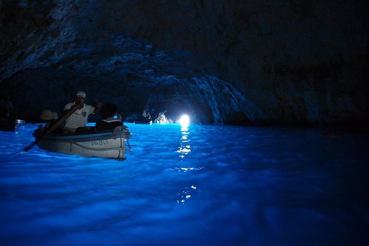 Capri Blue Grotto lille gruppe båd dagstur fra Sorrento