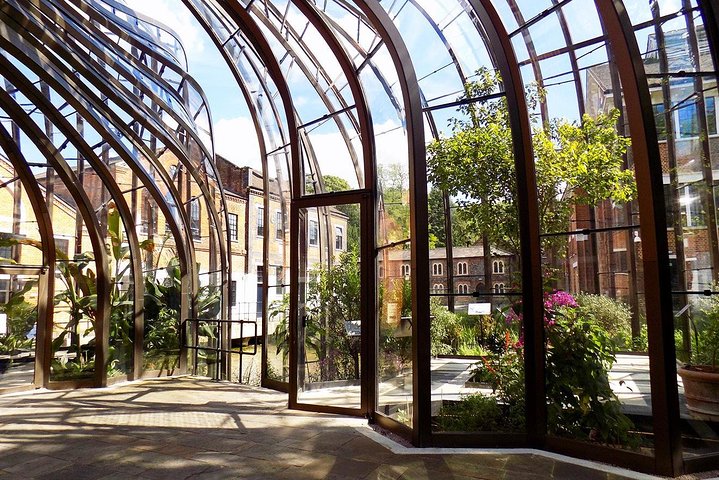 Portsmouth Port to London with BOMBAY Sapphire Distillery Experience on the way