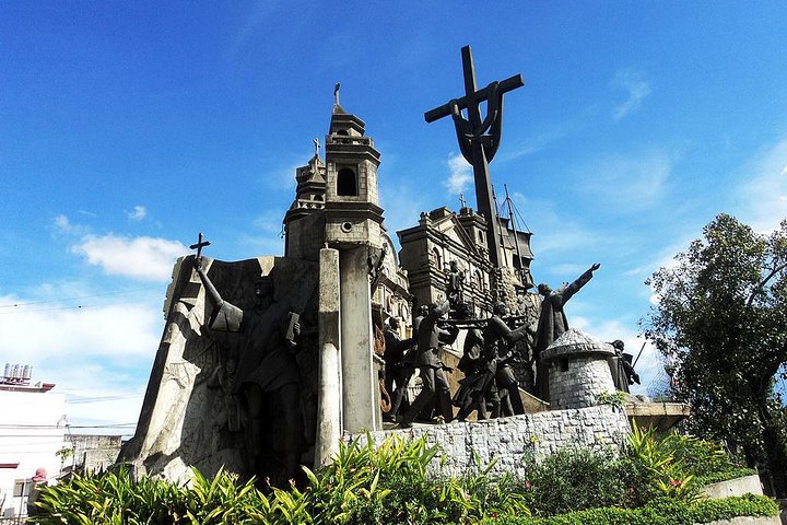 Visite privée de la ville de Cebu et de Lapu-Lapu avec des endroits en montée et déjeuner à la Maison de Lechon