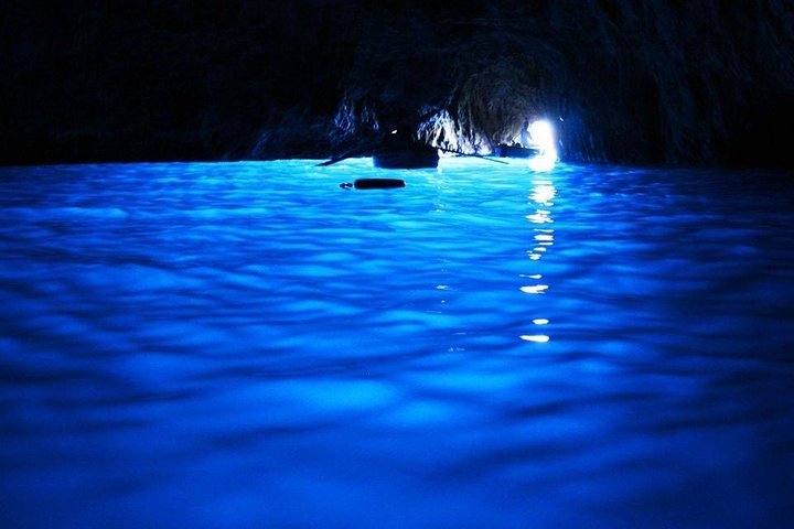 Capri og Blue Grotto Semi Privat Båd Dagstur fra Sorrento