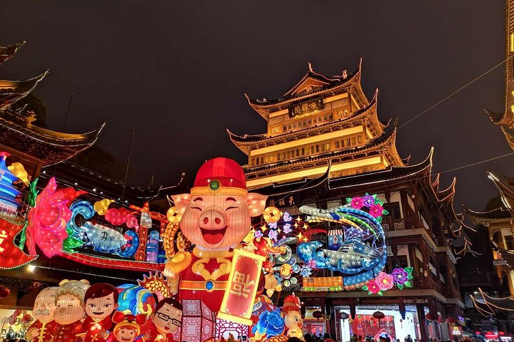 Private Abendtour: VIP-Flussfahrt auf dem Huangpu und Lichter von Shanghai