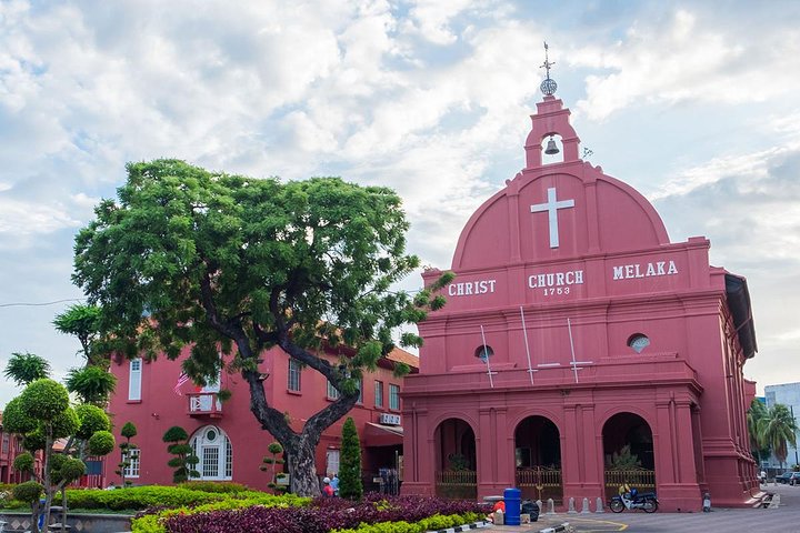 Recorrido histórico y patrimonial por Malaca con guía turístico profesional