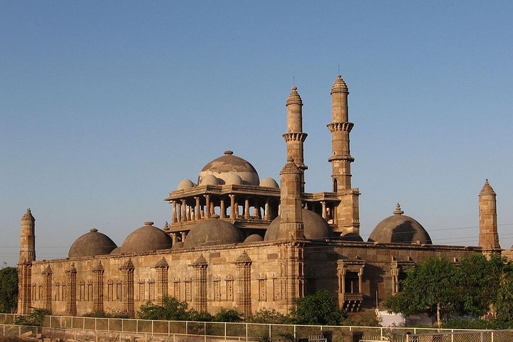 02 Nachten en 03 dagen Vadodara en Champaner Tour