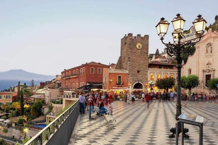 Taormina und Castelmola private und geführte Tour mit Arancino