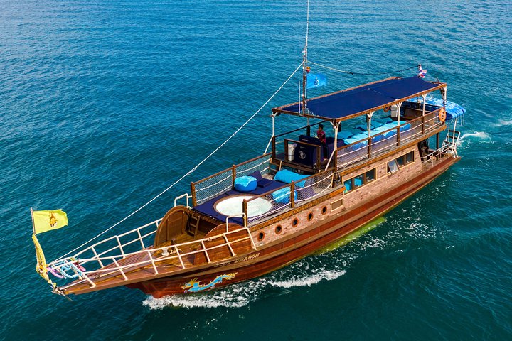 Semi-Private Yacht Adventure til Ang Thong Park's skjulte skatter