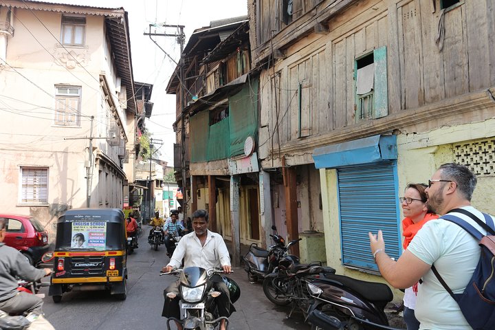 Scopri la città religiosa: Nashik con tour di degustazione di vini