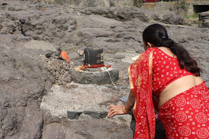 Scopri la città religiosa: Nashik con tour di degustazione di vini