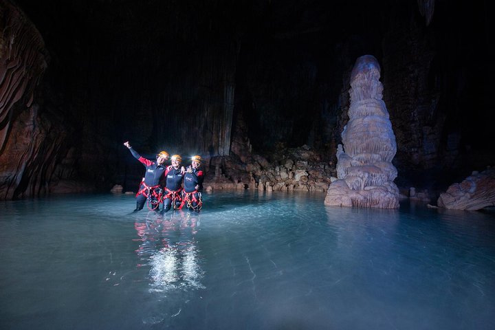 Små grupp Cova de Coloms Sea Caving Tour på Mallorca