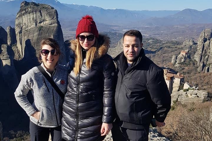 De Atenas: viagem de um dia pela história das cavernas e mosteiros de Meteora de trem