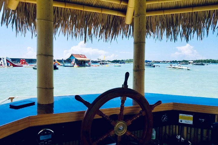 Original Cruisin' Tikis 3h Crab Island Sandbar Adventure (em inglês)
