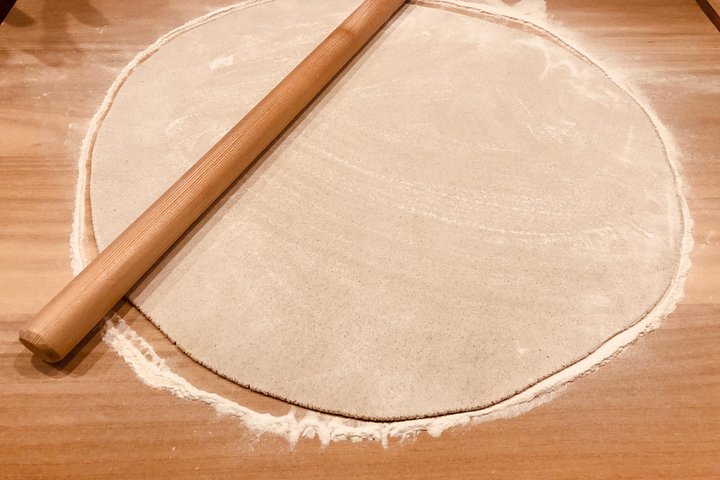Dégustez des soba fraîchement préparés par vos soins dans un authentique restaurant local !Formule privée réservée à un seul groupe.