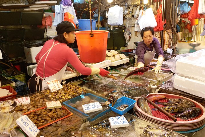 Visite à pied du marché de Hong Kong et cours de cuisine Chinoise
