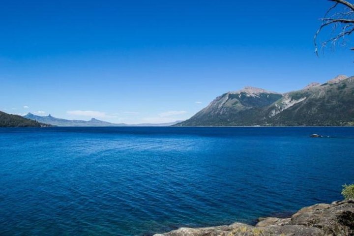 Gita di un giorno al lago Huechulafquen e al vulcano Lanin