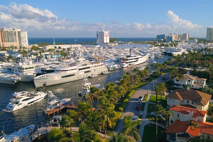 Jungle Queen Riverboat 90-minuters berättad sightseeingkryssning i Fort Lauderdale